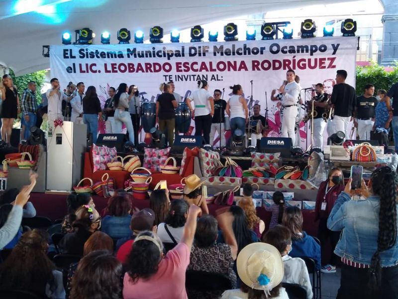 FESTEJAN EN GRANDE A MÁS DE 2 500 MAMÁS EN MELCHOR OCAMPO