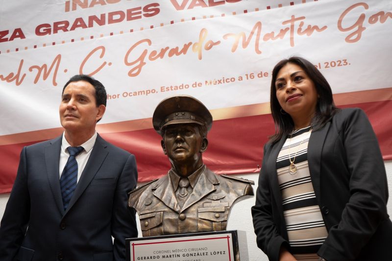 INAUGURAN PLAZA DE LA SALUD Y DEVELACIÓN DE BUSTO EN HONOR AL CORONEL GERARDO MARTIN...