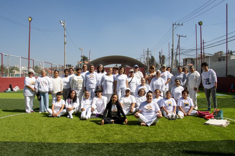 Melchor Ocampo da la bienvenida a la primavera con una Mega Clase de Yoga llena de armonía