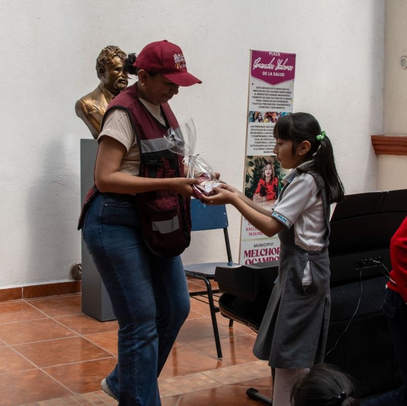 Listos para brillar: niñas y niños se preparan para un debut inolvidable
