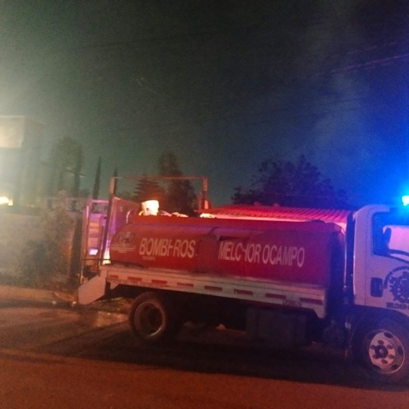 Control oportuno de incendio evita riesgos mayores en Melchor Ocampo